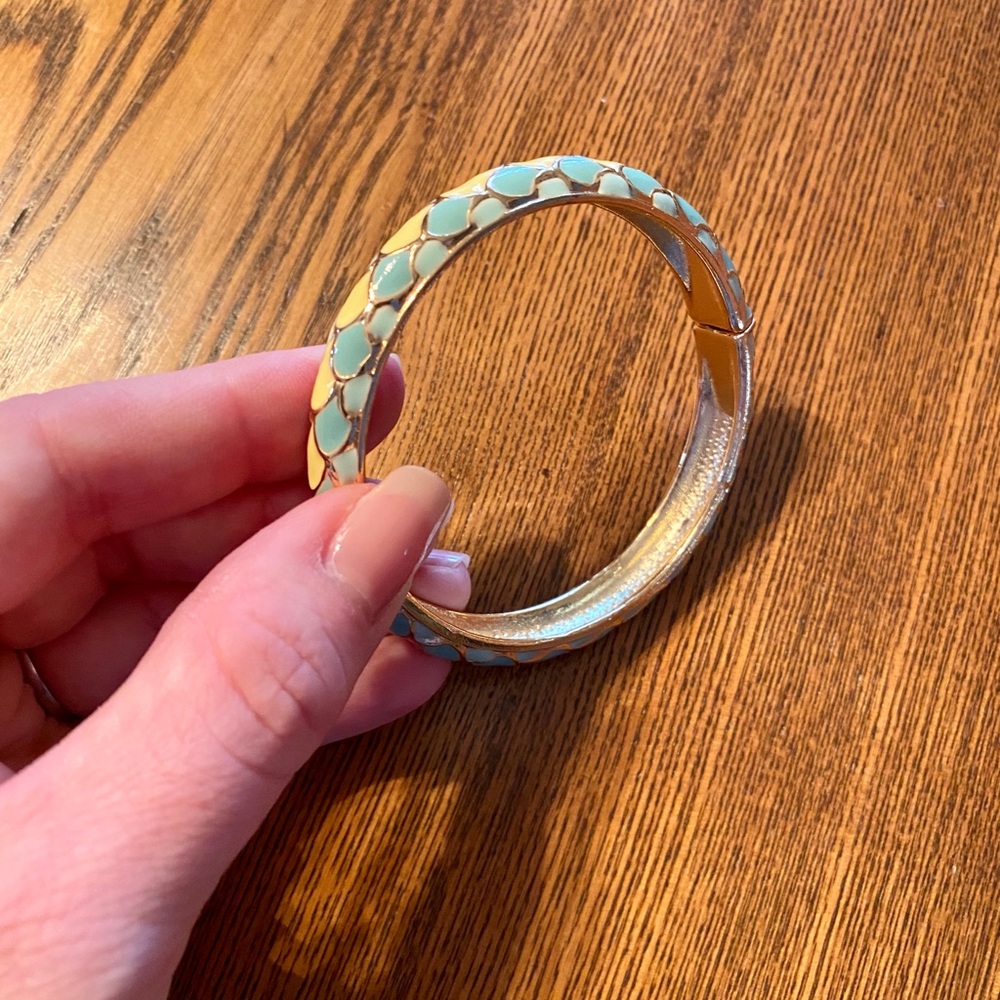 Hinge Closure Fish Bangle - Picture 2 of 4